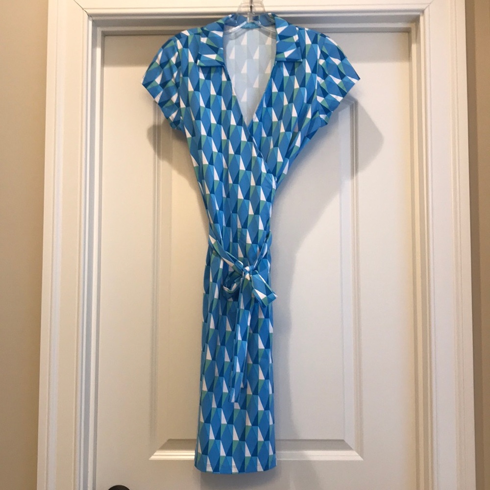 NWOT J.McLaughlin Blue Geometric print dress